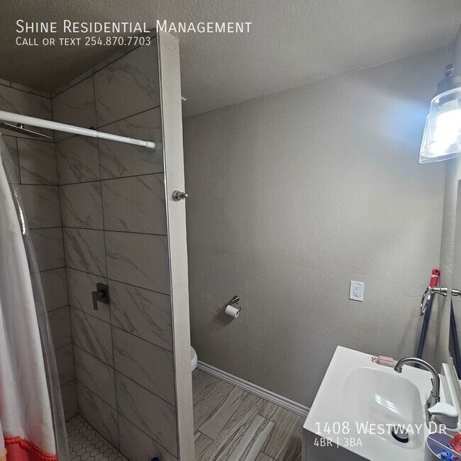 Building Photo - 1408 Westway Dr