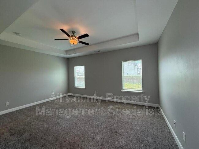 Building Photo - 333 Underhill Dr