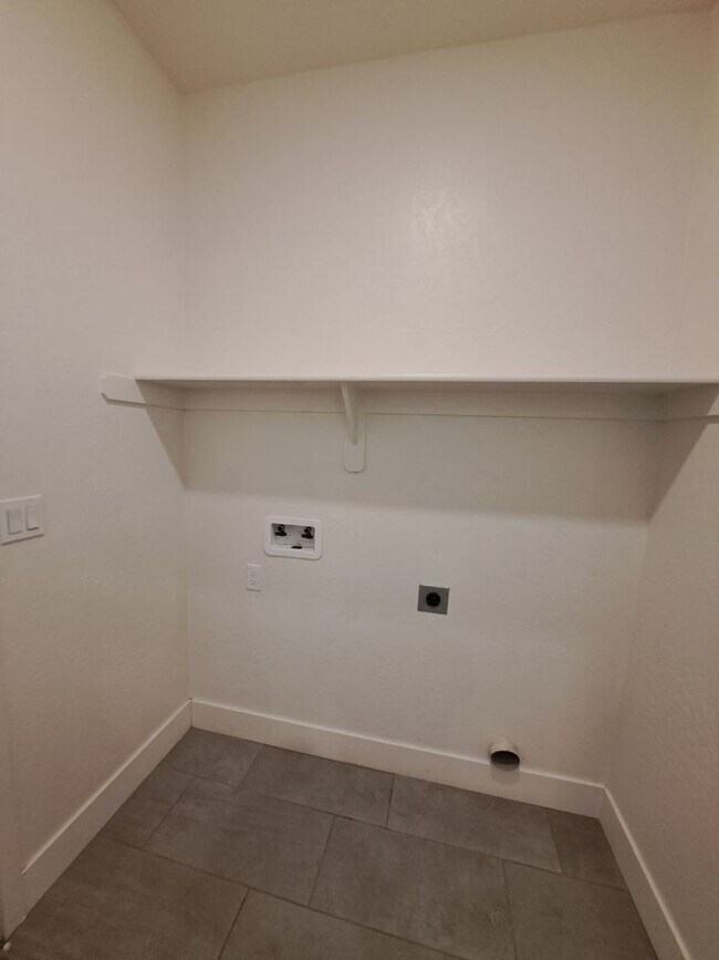 Building Photo - Move in Special: $500 Off Your First Month...