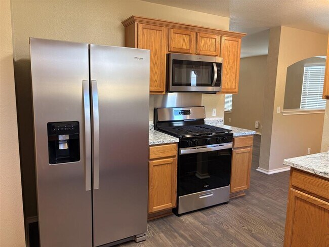 Building Photo - 6808 Sabrina Dr