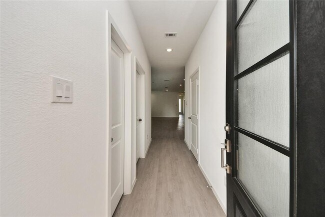 Building Photo - 6314 Orchid Bch Dr