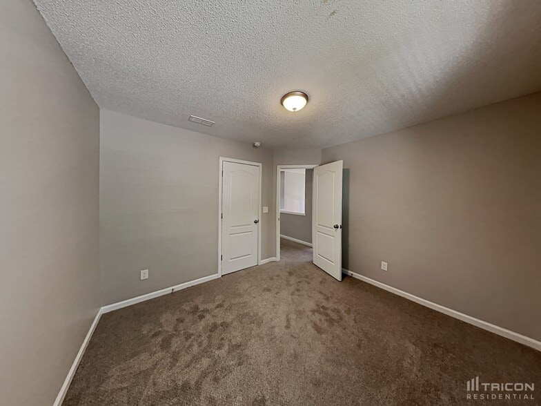 Building Photo - 2801 Trassacks Dr