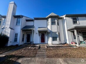 Building Photo - Charming Townhouse in Kempsville Lakes