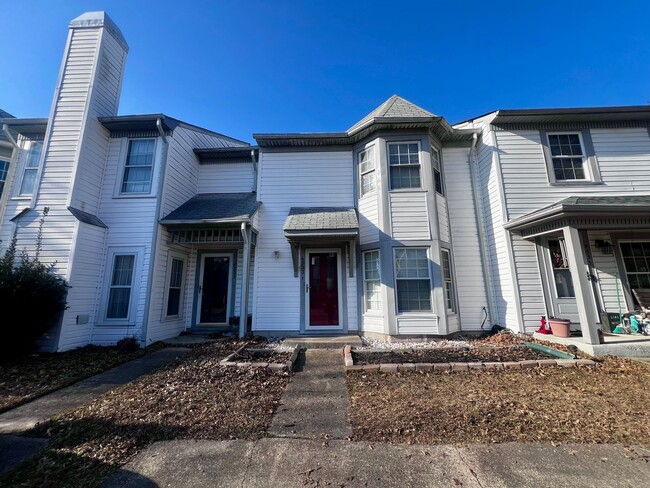 Primary Photo - Charming Townhouse in Kempsville Lakes