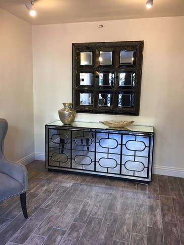 Lobby - 11952 Montana Ave