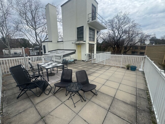 Building Photo - 3901 Tunlaw Rd NW