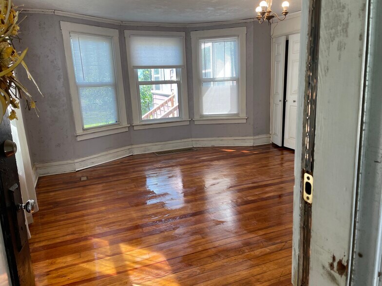 Building Photo - 1439 Grant Rd