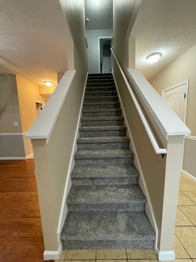 Building Photo - Beautiful 4 Bedroom Single Family Home - Harrison School District