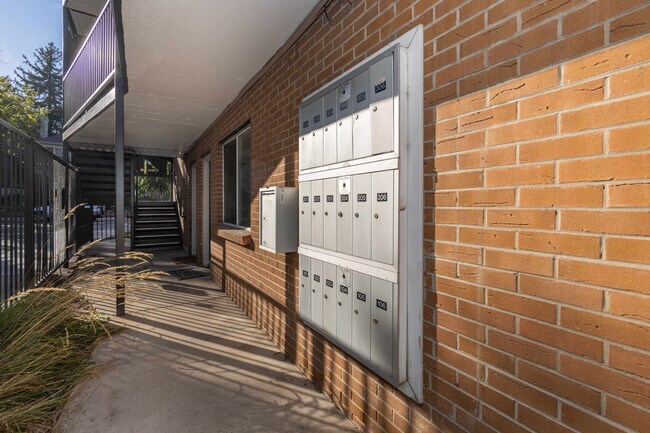 Building Photo - Lofts @ 1418