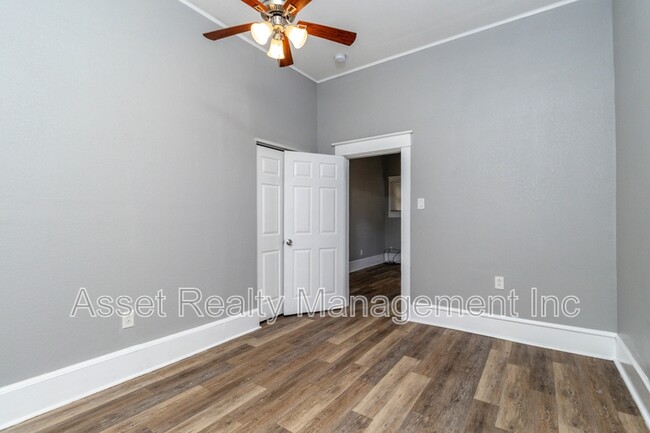 Building Photo - 2638 Barton St