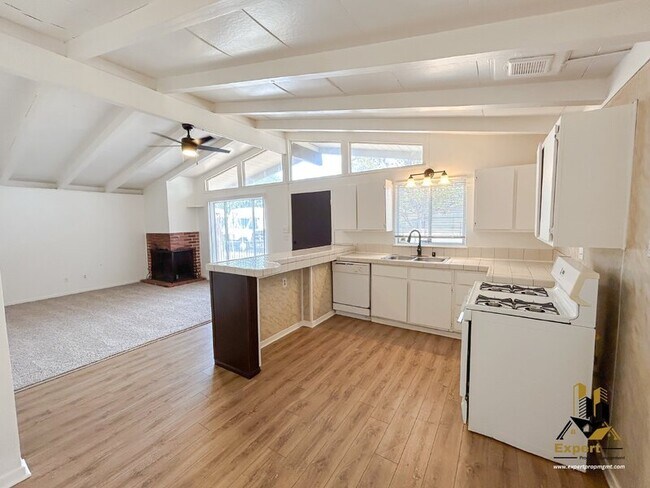 Building Photo - 5825 El Campo Way