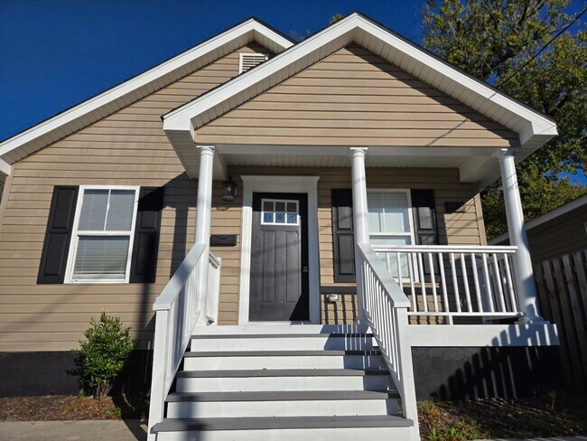 Building Photo - 917 S 11th St