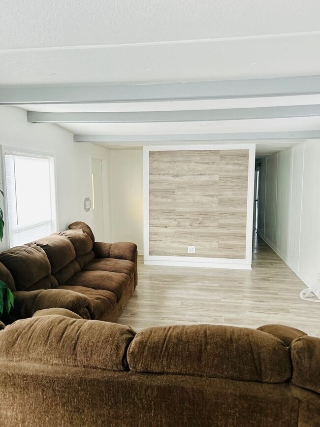 Building Photo - COMPLETELY RENOVATED MOBILE HOME
