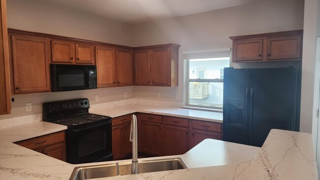 Building Photo - 1574 Kessler Ave