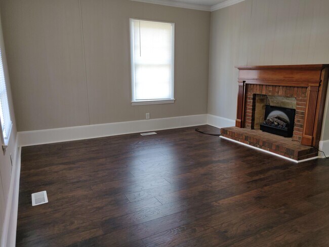 Building Photo - 509 W F Street