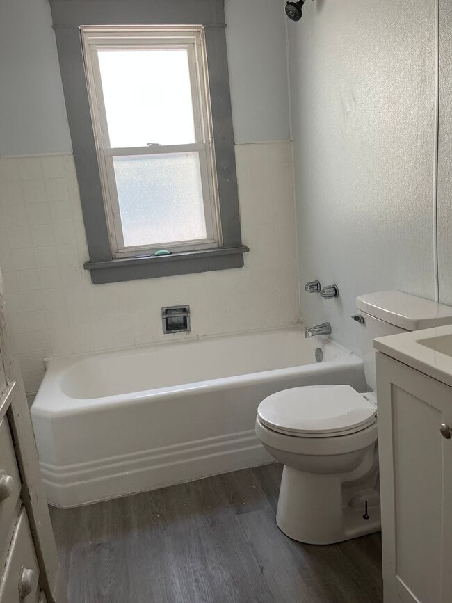 Building Photo - Coming Soon! Section 8 Accepted! Renovatio...