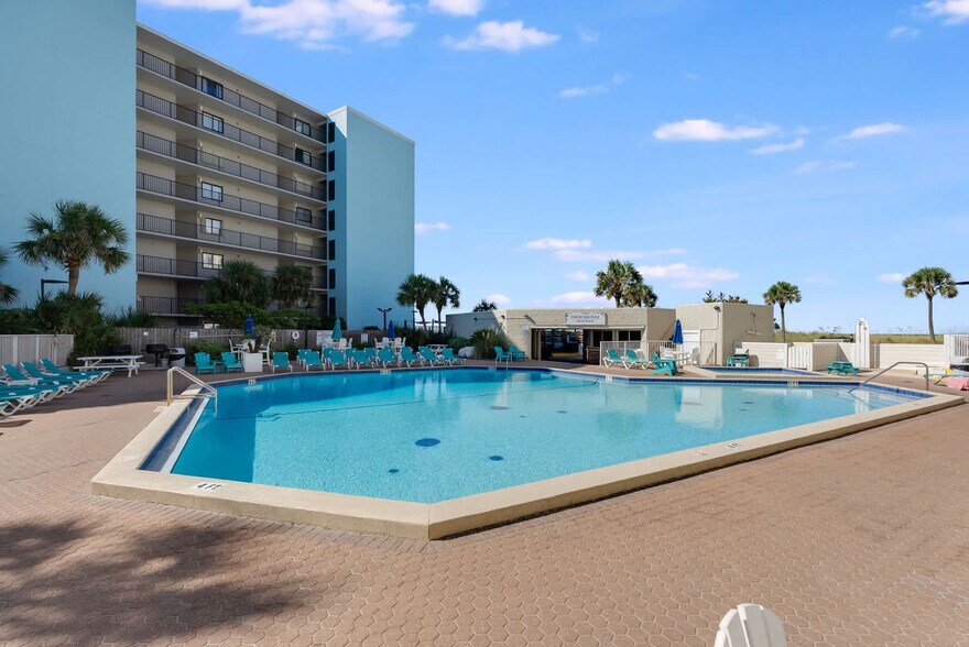 Building Photo - 8817 S Thomas Dr