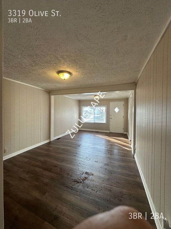 Building Photo - 3319 Olive St