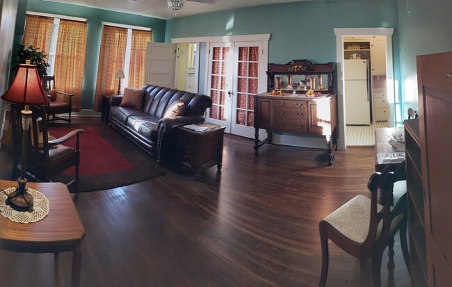 Primary Photo - 1428 W Dean Ave