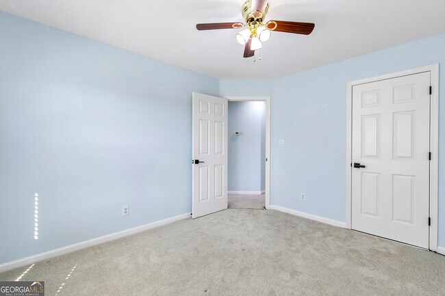 Building Photo - 6461 Edgewater Cove