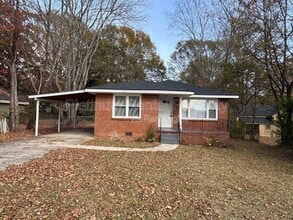 Building Photo - 97 Benson St