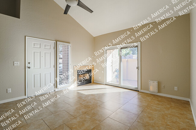 Building Photo - Lovely 2 bedroom condo in Chandler!