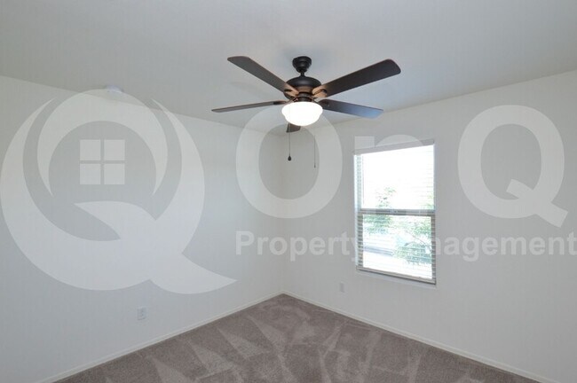 Building Photo - 7951 N Scholes Ave