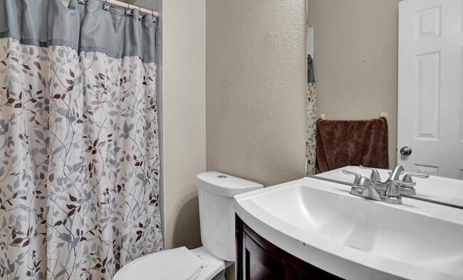 Building Photo - 3 Bed 3 Bath House with Solar for Rent Nea...