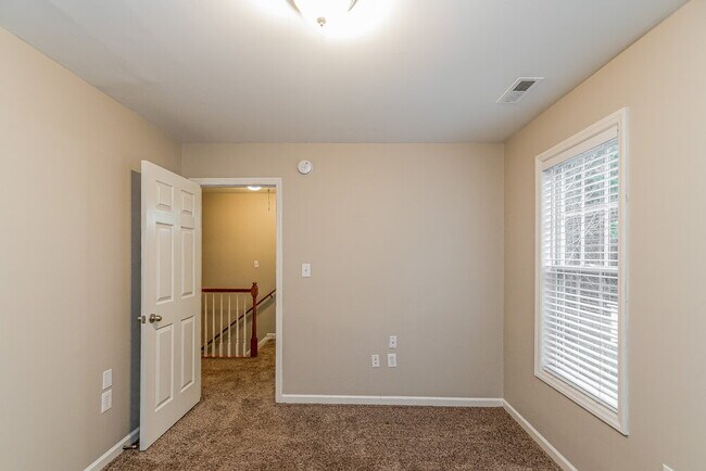 Building Photo - 1433 East Stone Arch Drive