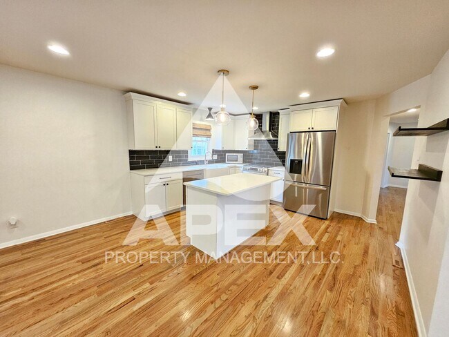 Building Photo - Renovated & Stunning - Single level Brick ...