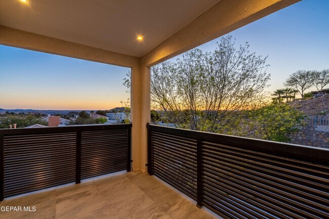 Building Photo - 1029 Calle Parque Dr