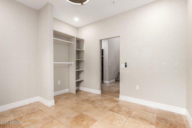 Building Photo - 10591 E Firewheel Dr