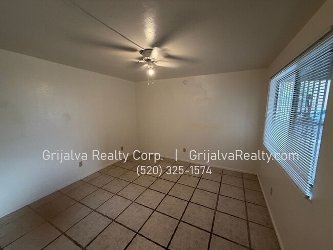 Building Photo - 2 Bedroom, 2 Bath Townhouse for Rent   (Stone/Roger)
