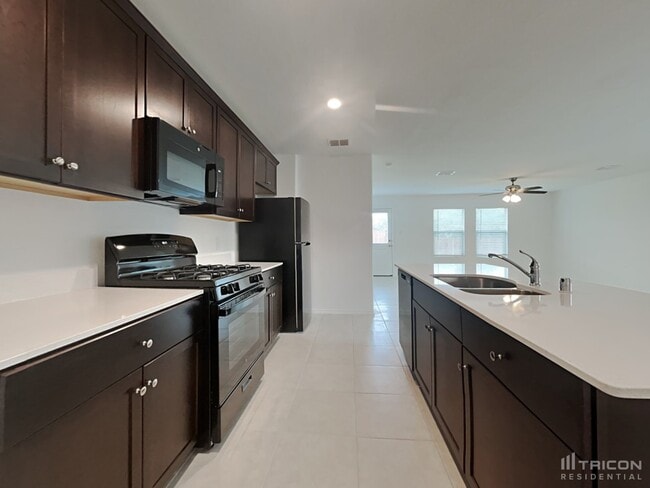 Building Photo - 700 Odlozil Ln