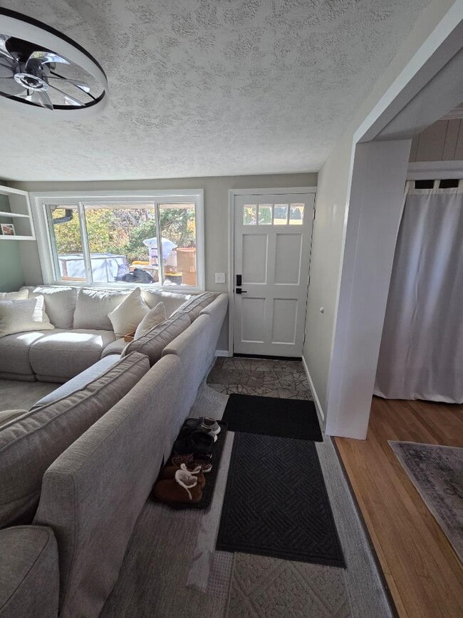 Building Photo - 100 9th Ave