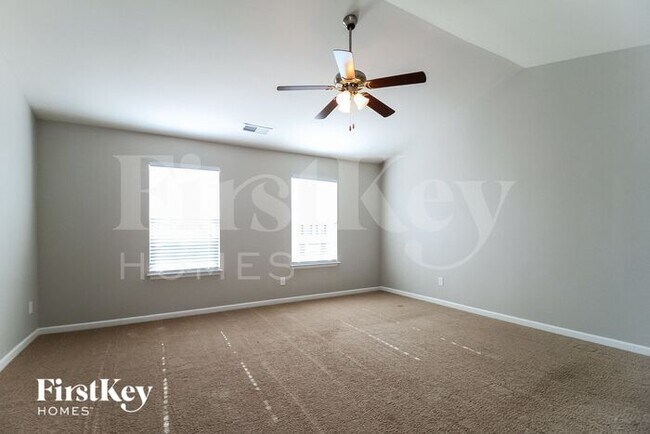 Building Photo - 1541 Weatherend Dr