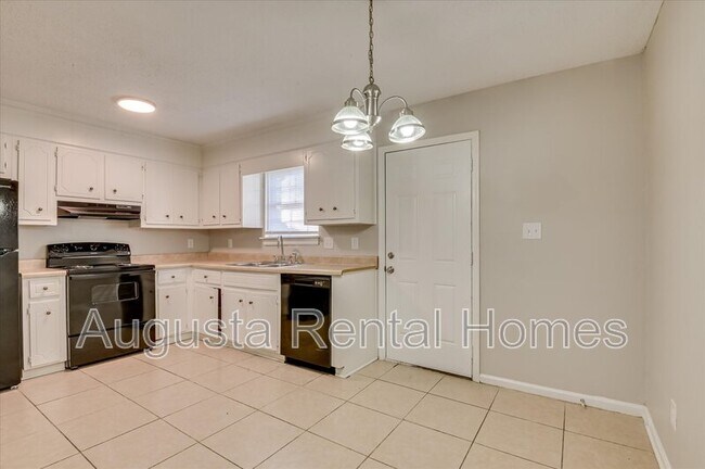 Building Photo - 164 Chalet North CT