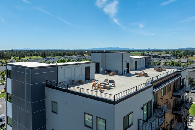 Roof Terrace - Westmount Luxury Apartment Homes