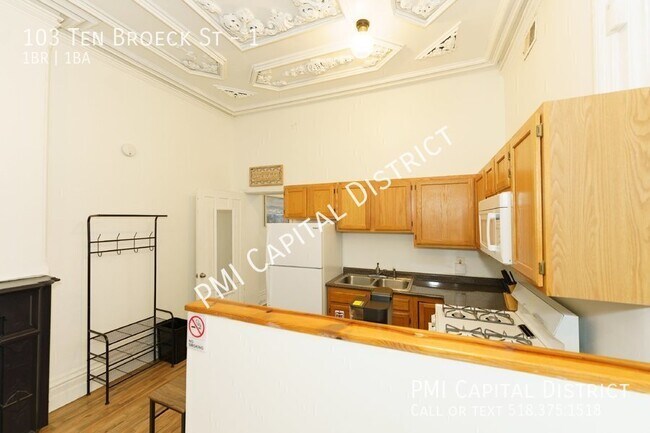 Building Photo - 103 Ten Broeck St