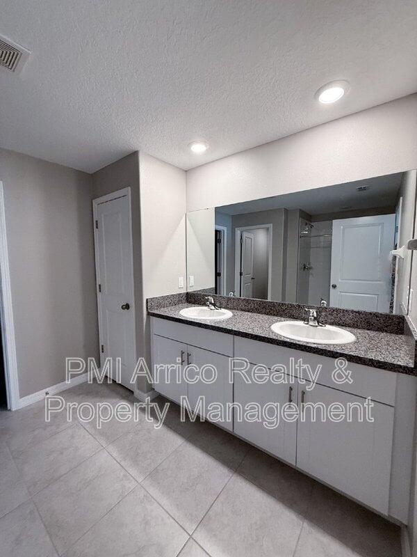 Building Photo - 12903 Wildflower Meadow Dr