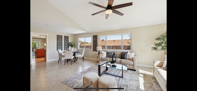 Building Photo - 14637 Poway Mesa Dr