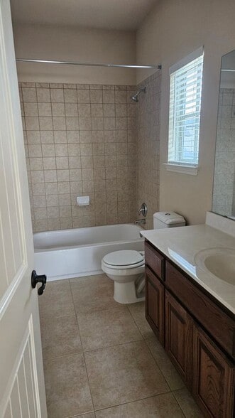 Building Photo - 2008 Emma Long St