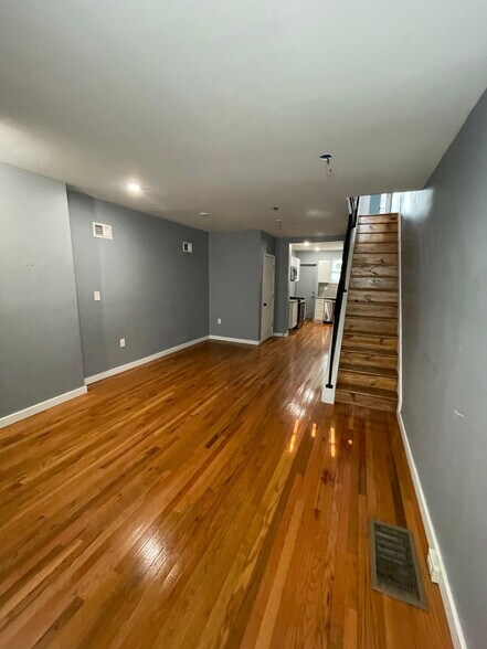 Building Photo - 1553 S Bailey St