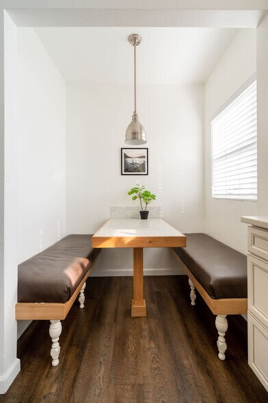 Building Photo - 2334 SE 8th Ave