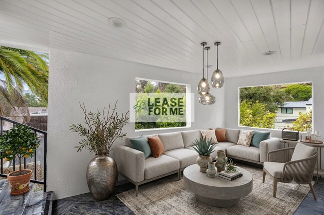 Building Photo - 9848 Portola Dr