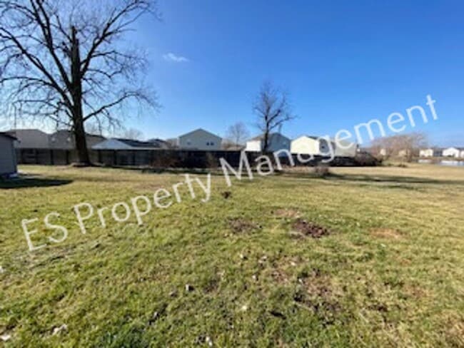Building Photo - Beautiful 4 Bedroom 2.5 Bath 2 story home in Wildwood Farms on Indy's Southeast side!