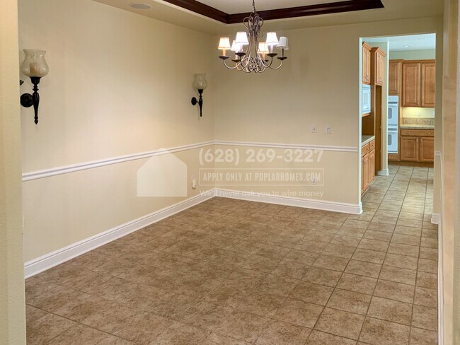 Building Photo - 2734 Macon Dr