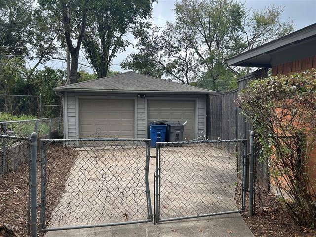 Building Photo - 888 Berkinshire Dr