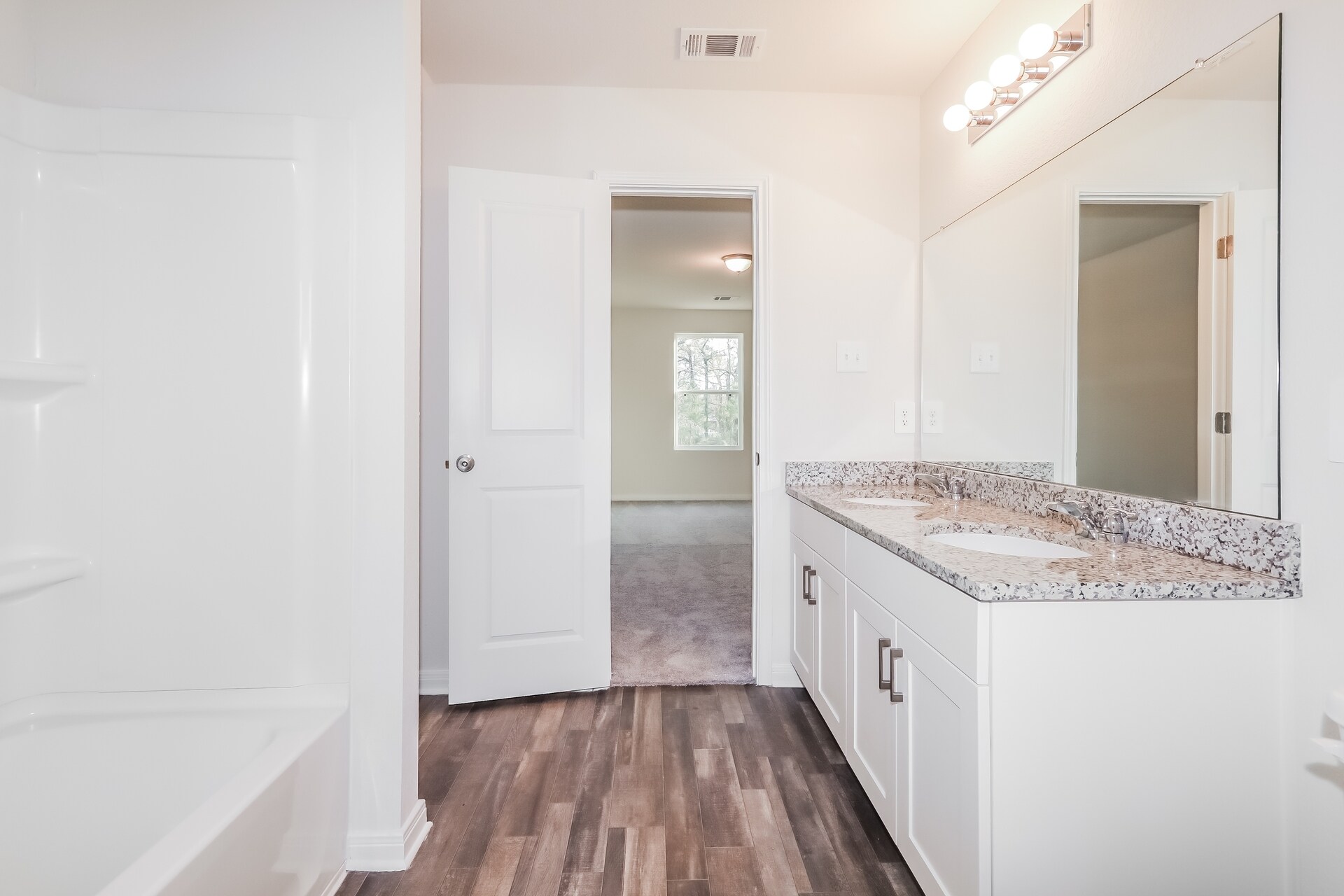 Building Photo - 15657 Briar Frst Dr