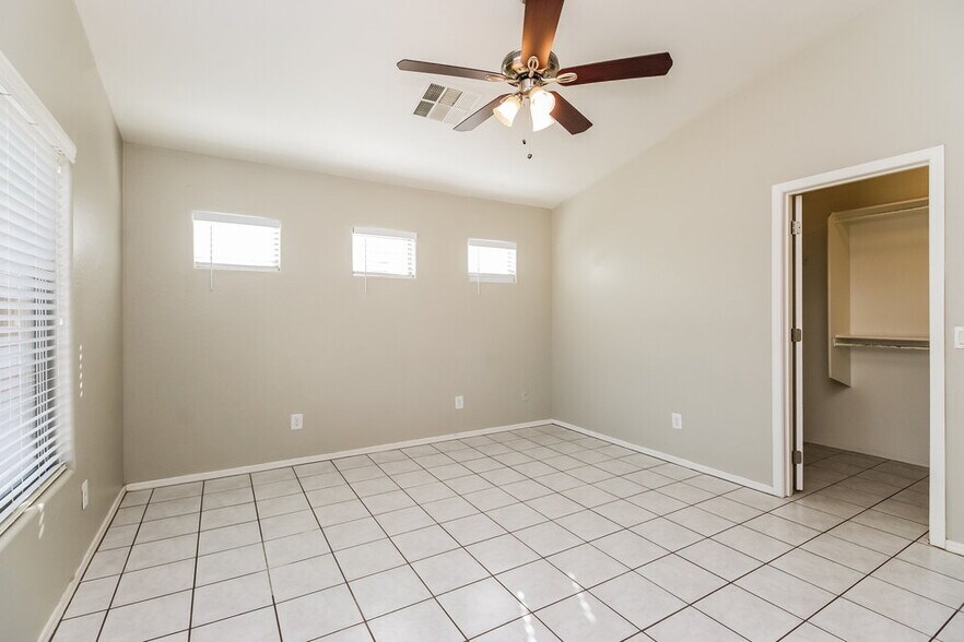 Building Photo - 22272 E Via del Rancho